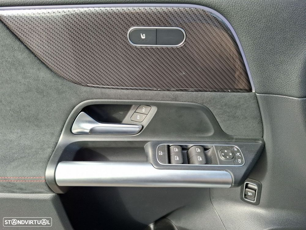 Mercedes-Benz GLA 180 d AMG Line - 19