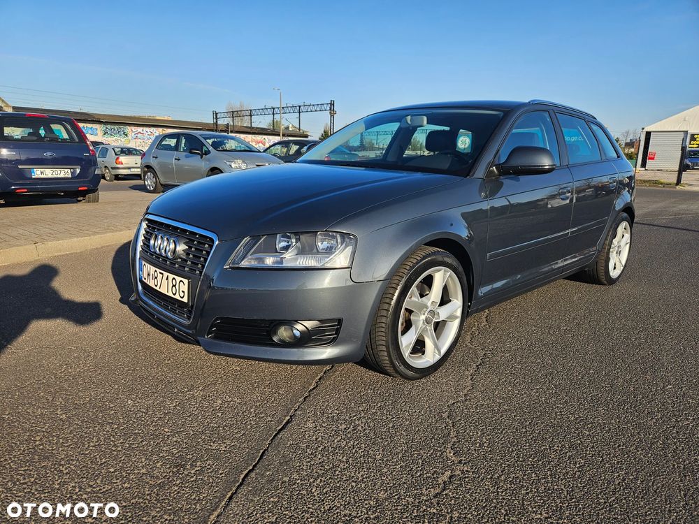 Audi A3 Sportback 1.6 TDI DPF Ambiente - 2
