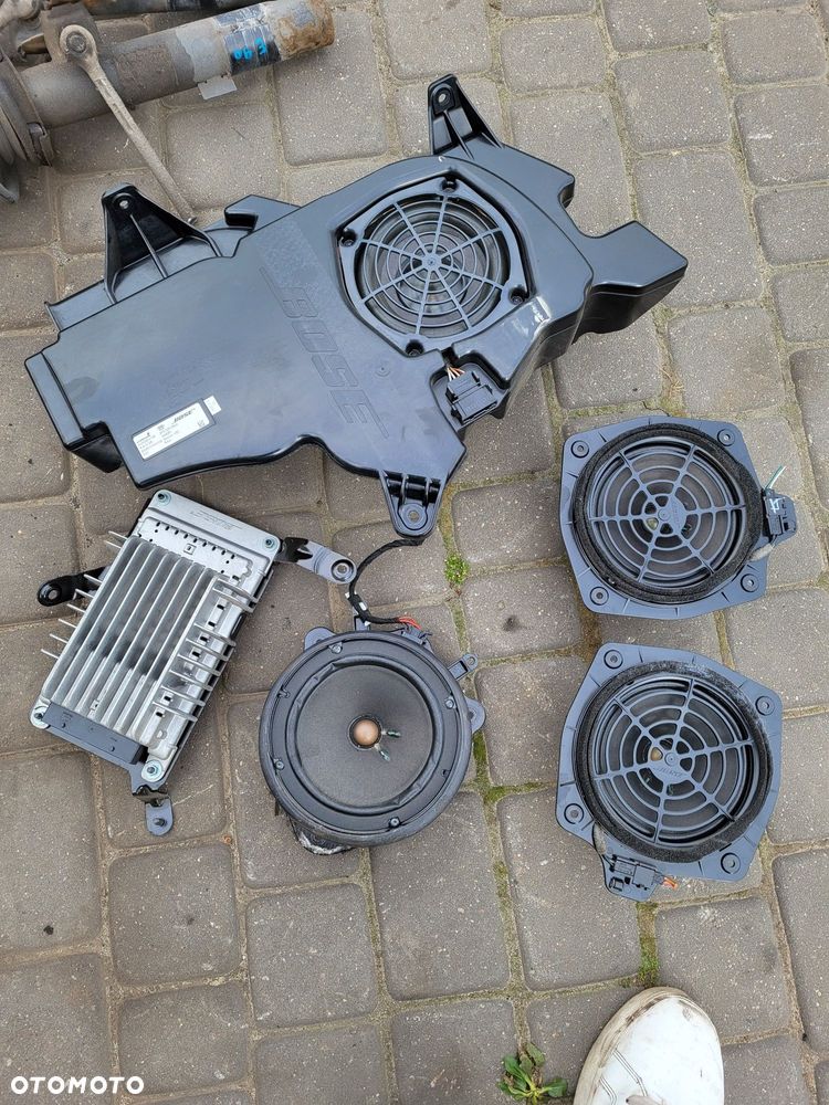 Zestaw bose audi a3 8p 3d wzmacniacz głośniki komplet
