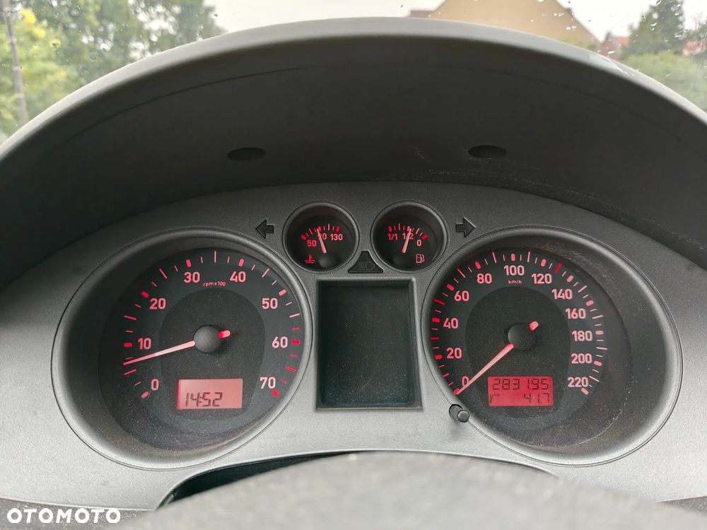 Seat Ibiza 1.6 16V Reference - 24