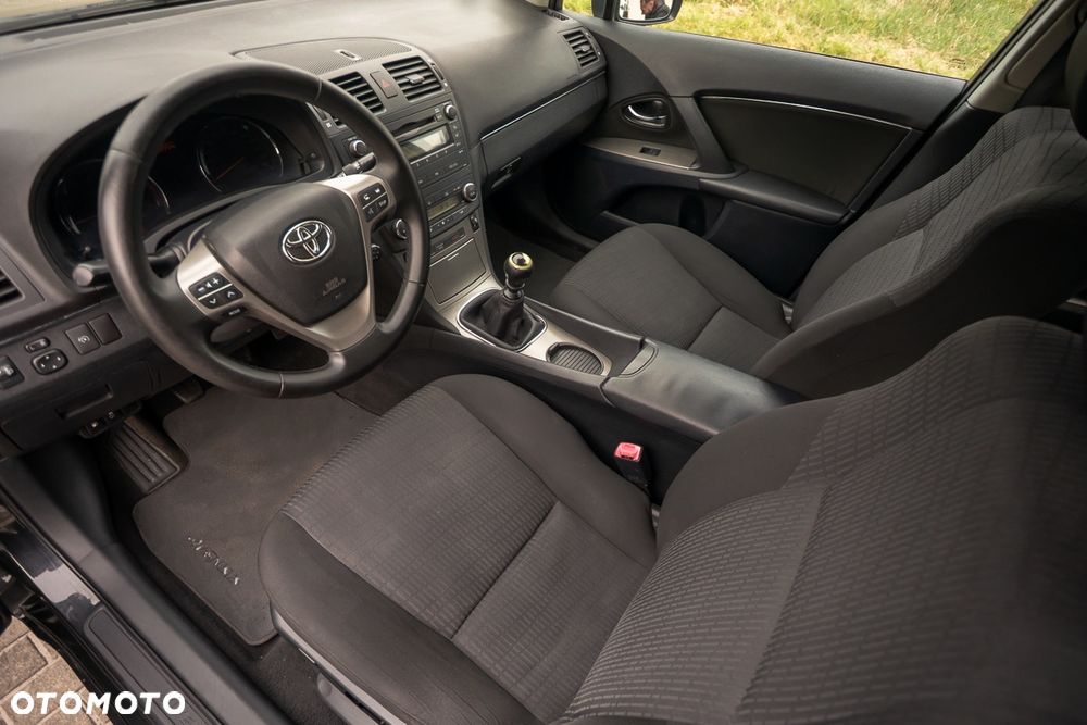 Toyota Avensis 1.8 Comfort - 15