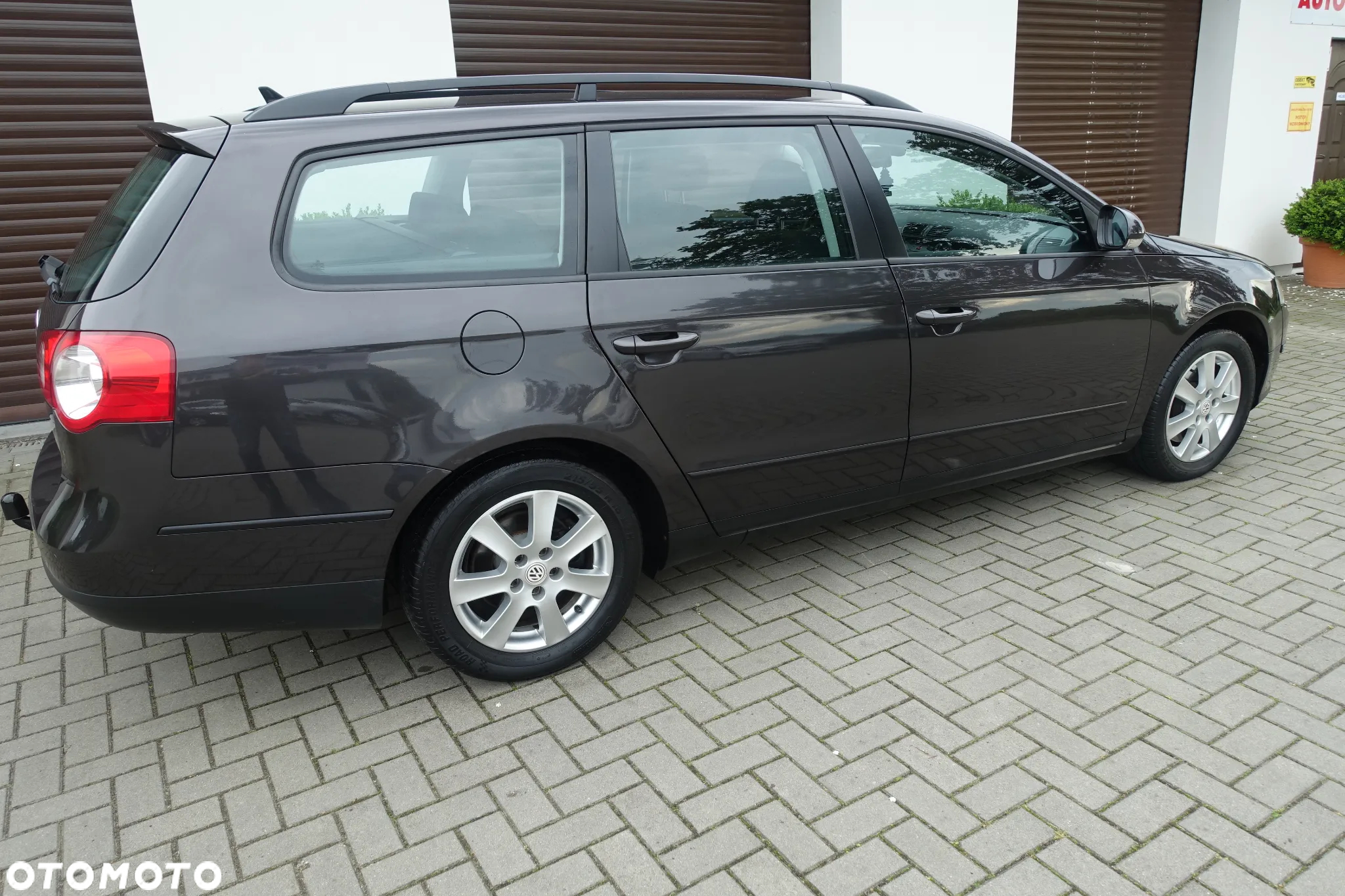 Volkswagen Passat 2.0 TDI DPF BlueMot Comfortline - 6