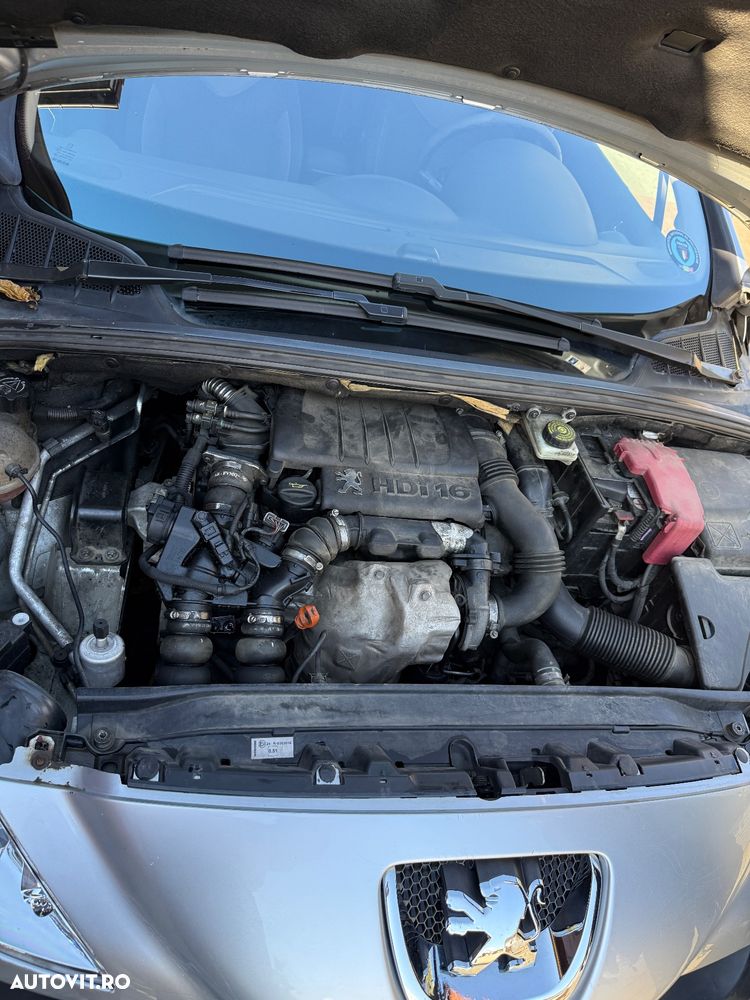 Peugeot 308 - 8