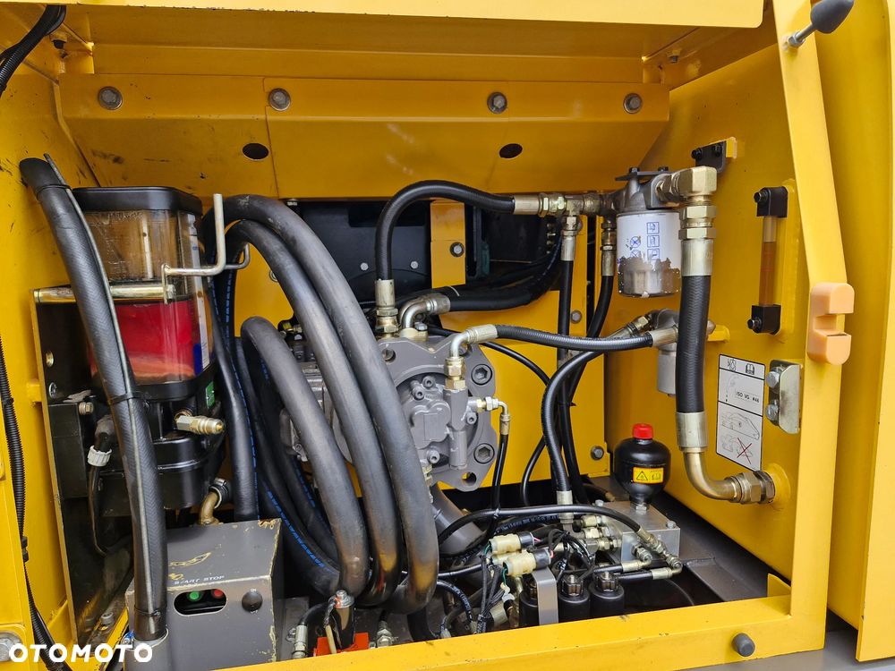 Volvo EC 210 BLC - 13