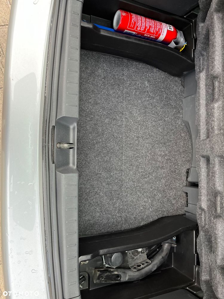 Toyota Yaris 1.0 VVT-i - 9