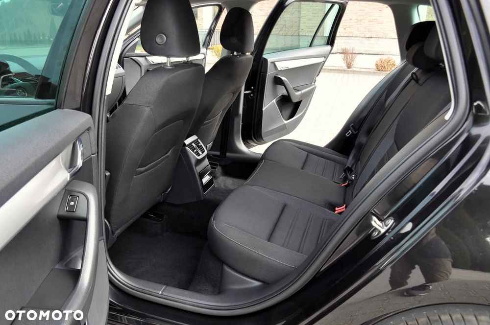 Skoda Octavia 2.0 TDI Elegance DSG - 20