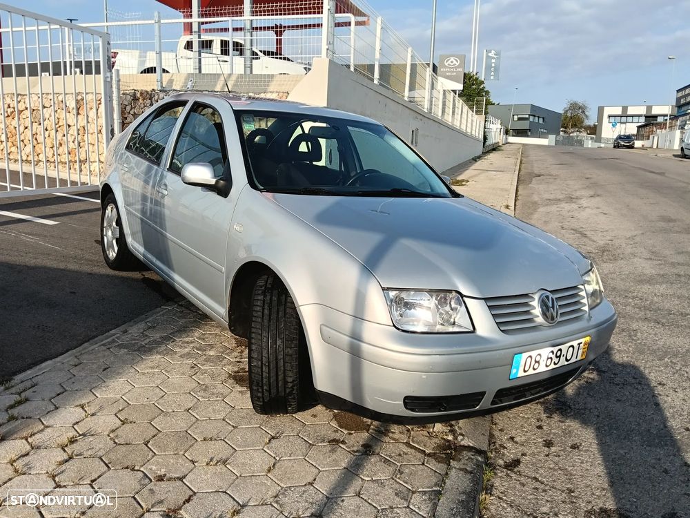 VW Bora 1.9 TDi Highline - 1