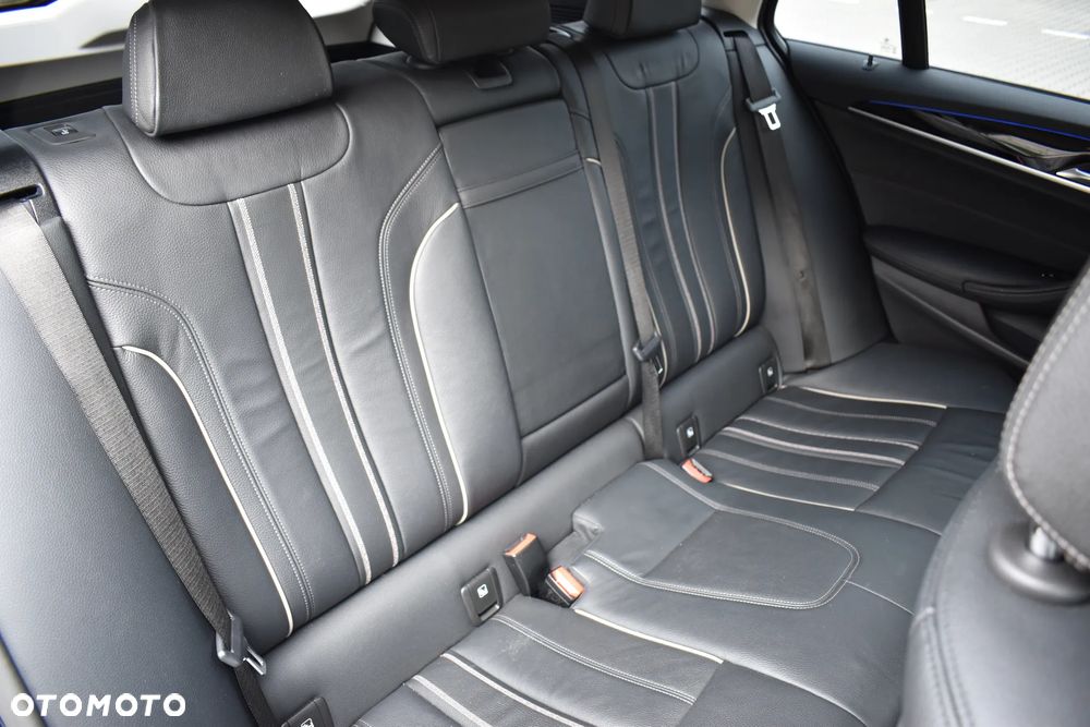 BMW Seria 5 518d Sport Line sport - 17