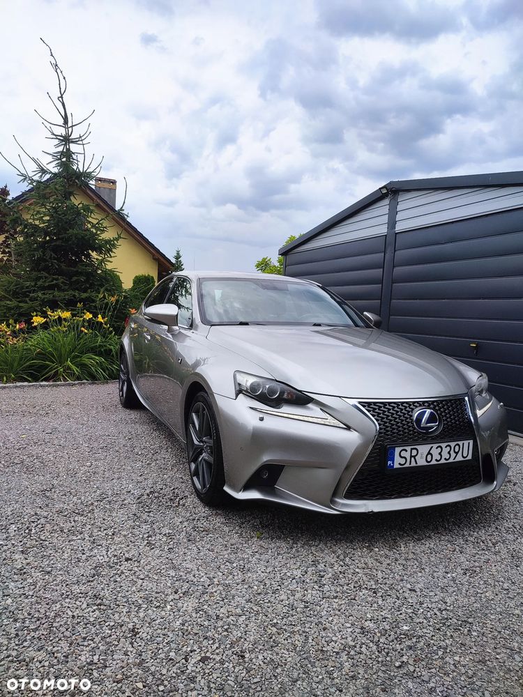 Lexus IS - 7