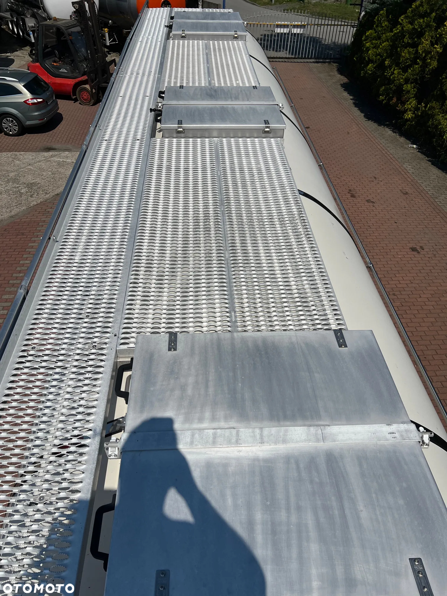 Schrader 2 BAR, ogrzewanie, waga 6200kg, - 9