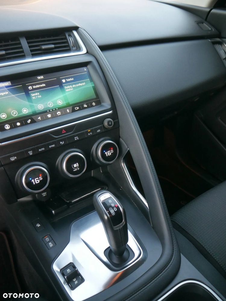 Jaguar E-Pace 2.0 i4D AWD SE - 11