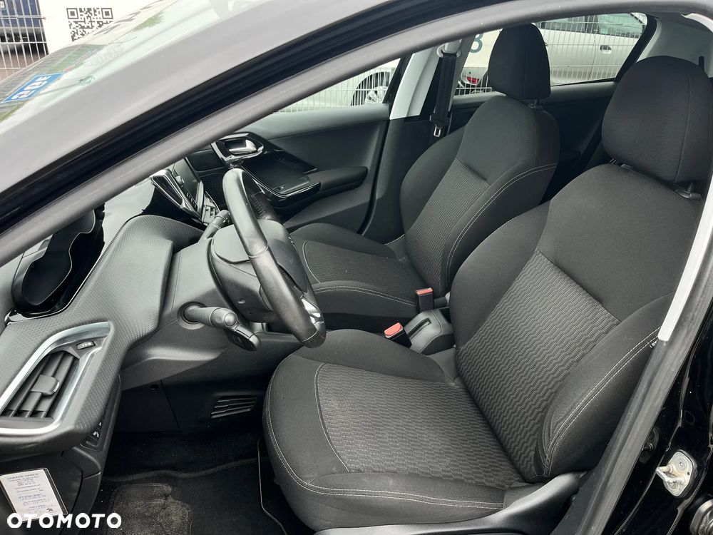 Peugeot 208 PureTech 82 Style - 11