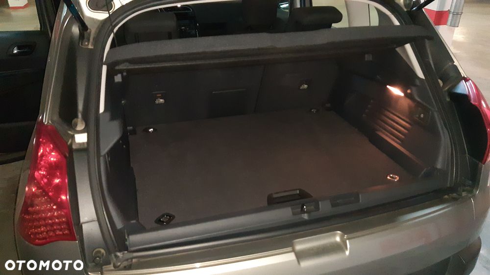 Peugeot 3008 1.6 HDi Premium - 11