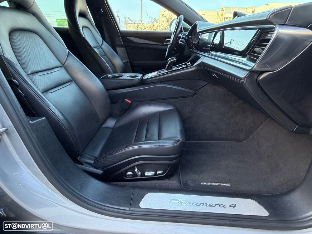 Porsche Panamera Sport Turismo 4 E-Hybrid - 14