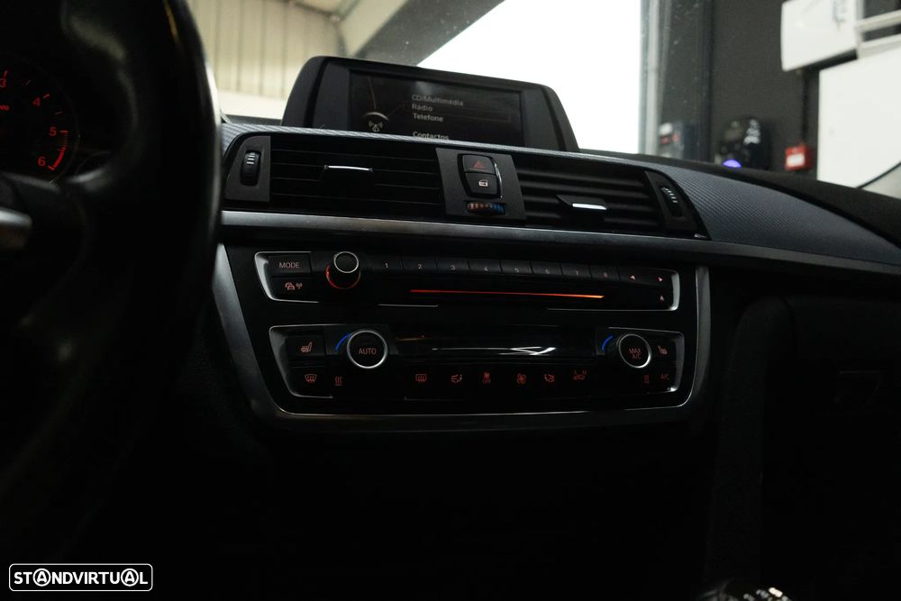 BMW 318 d Sport - 28