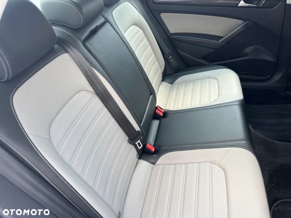 Volkswagen Passat - 29