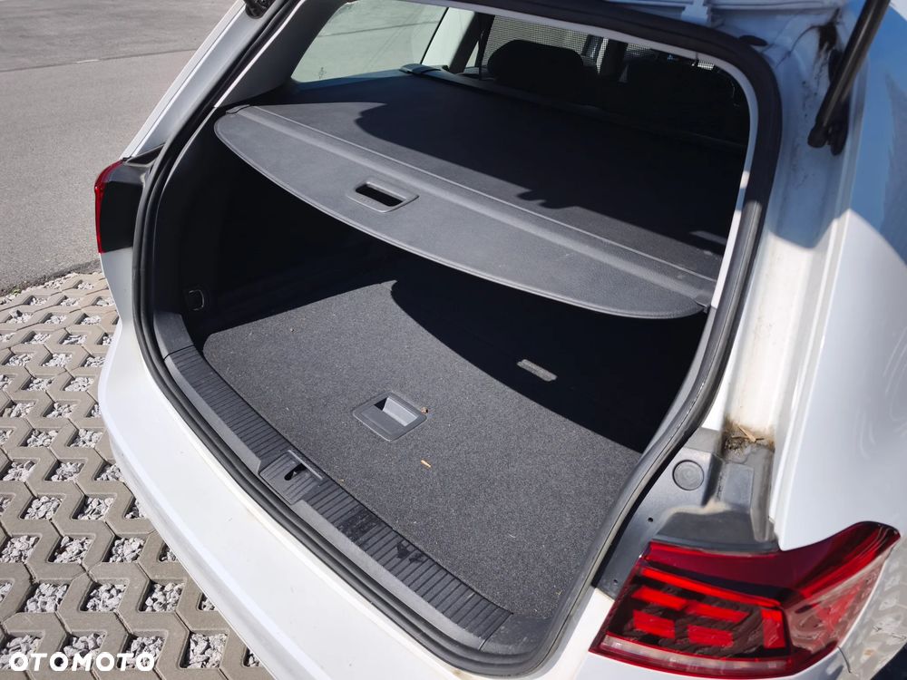 Volkswagen Passat 1.5 TSI OPF DSG Conceptline - 26