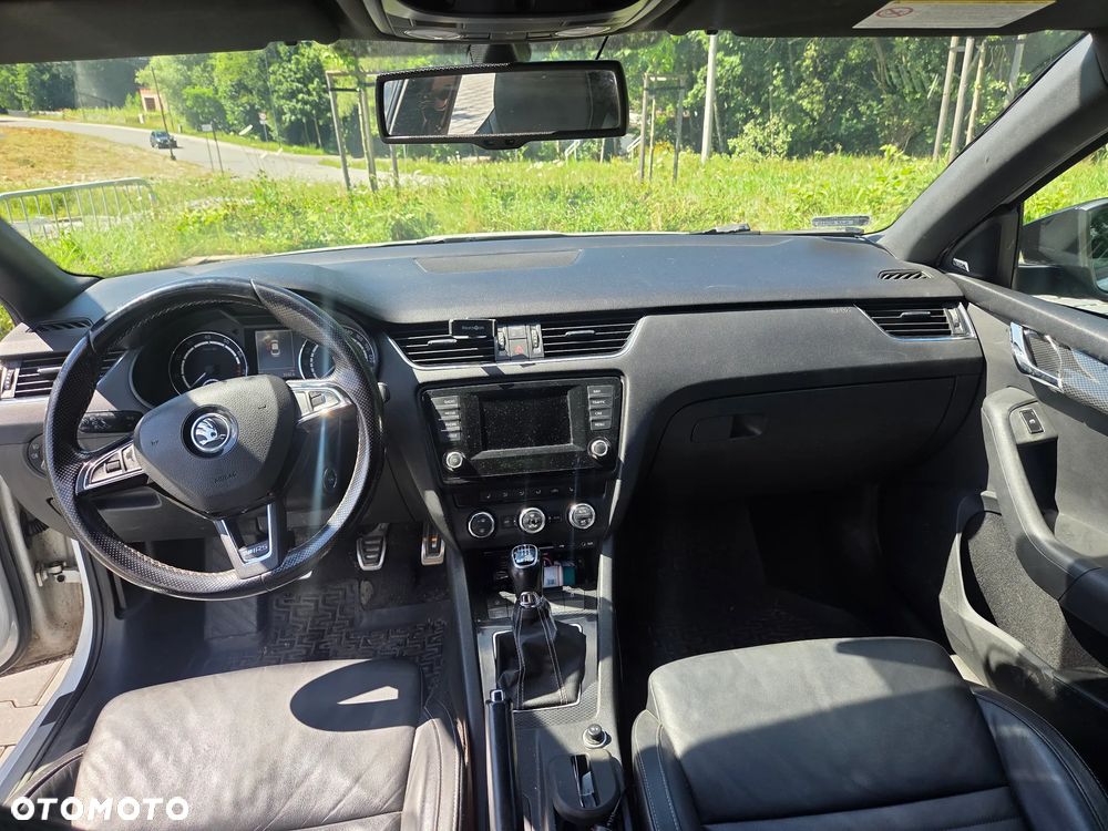 Skoda Octavia 2.0 TSI RS - 10