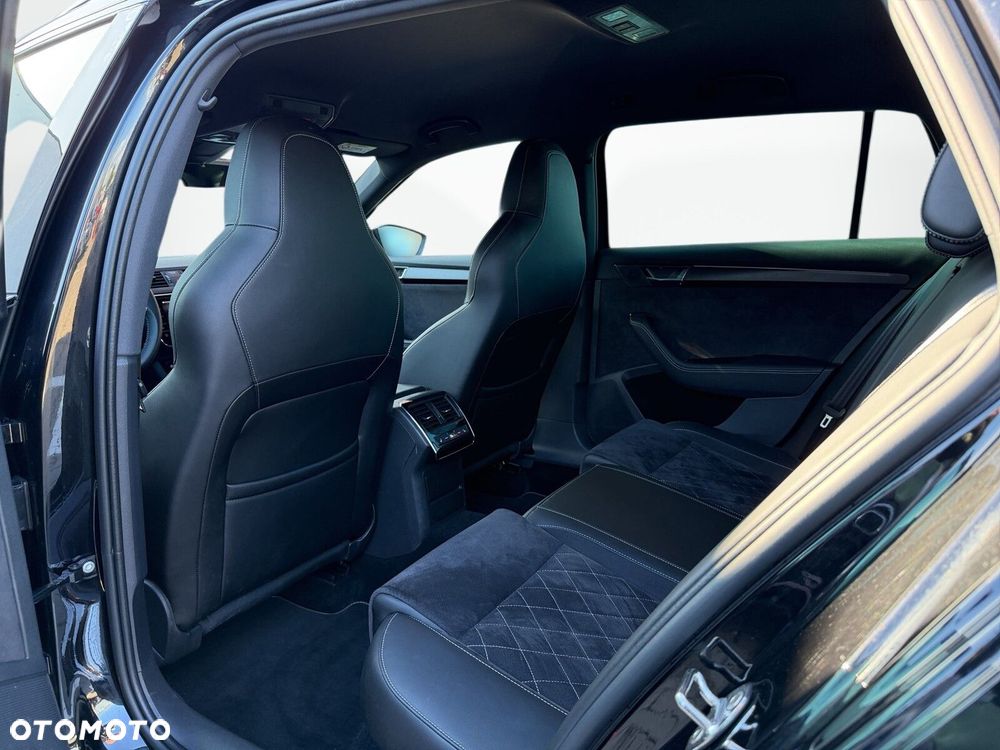Skoda Superb 2.0 TDI SCR Sportline DSG - 37