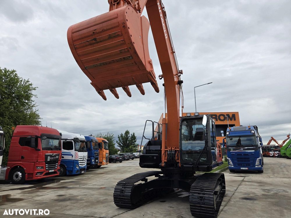 Hitachi ZX250-7, 27,6t, 2020, 6.815h, latime 2,99m, cupa NOUA 1,55mc, lant si papuci NOI, inst picon si inst rotire pe brate, camera spate, camere laterale, gresare automata, ad sapare 7m, ridica 15t, consum 13,1l/h, revizii facute, leasing 4ani-99.000 Eur+t - 7