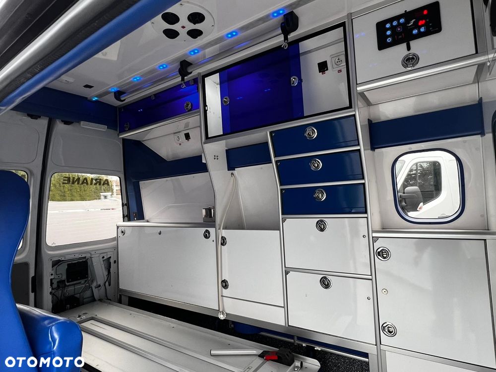 Volkswagen Transporter Caravelle DSG Lang Highline - 24