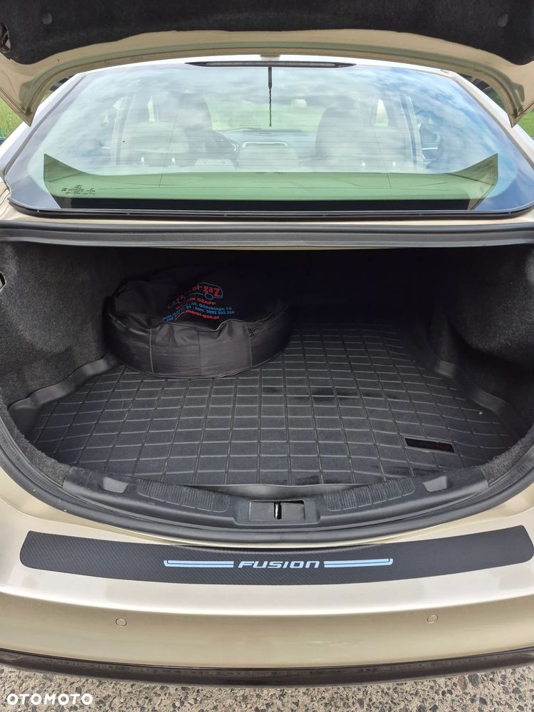 Ford Fusion - 2