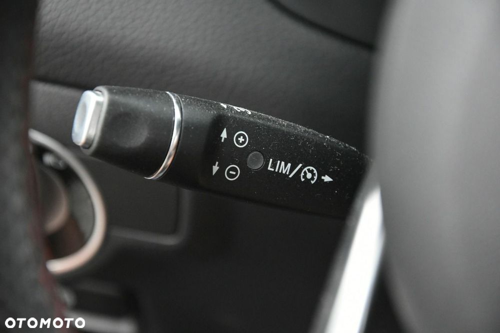 Mercedes-Benz CLA 200 7G-DCT AMG Line - 28