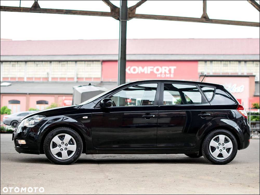 Kia Ceed - 7
