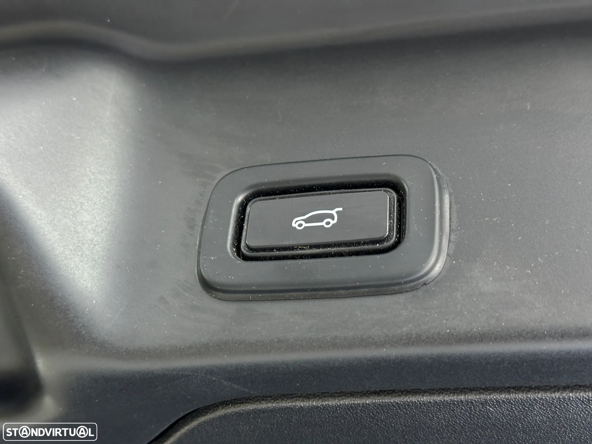 Land Rover Range Rover Evoque 2.0 P250 AWD R-Dynamic HSE Auto - 50