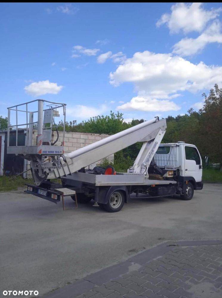 Nissan Cabstar - 1