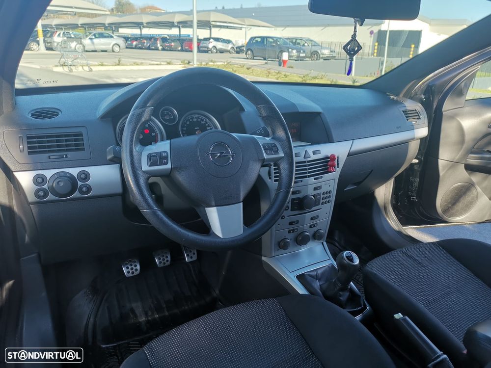 Opel Astra GTC 1.3 CDTI - 4