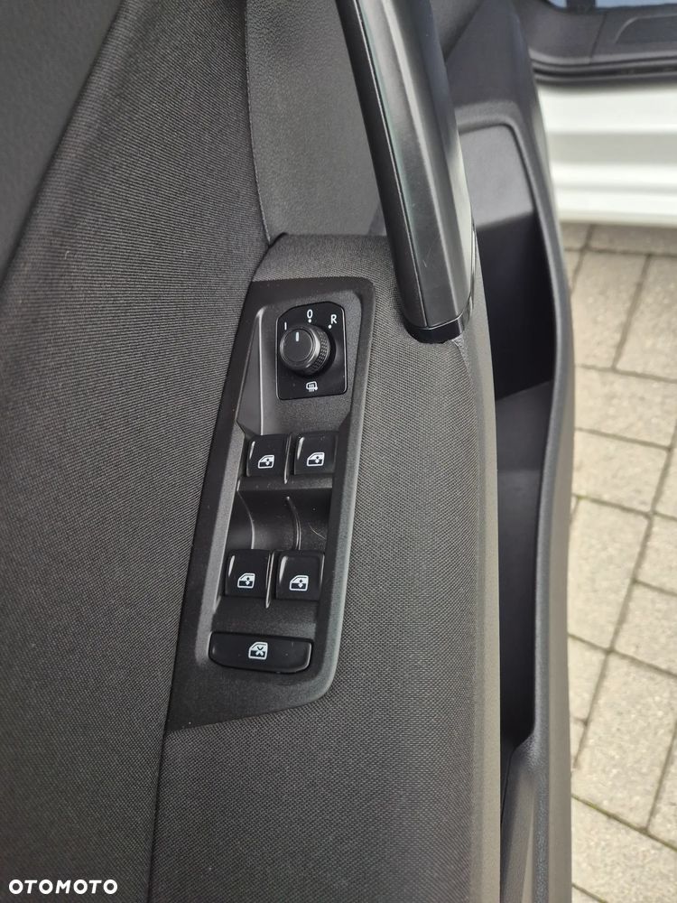 Volkswagen Touran 1.6 TDI SCR (BlueMotion Technology) Trendline - 16