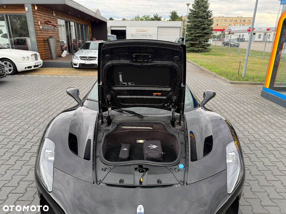 Maserati MC20 DCT - 18