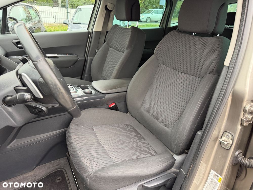 Peugeot 3008 Hybrid4 - 9