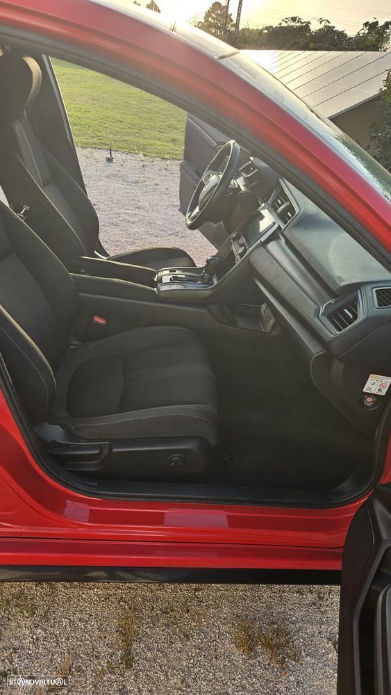Honda Civic 1.5 i-VTEC Turbo CVT Sport Plus - 17