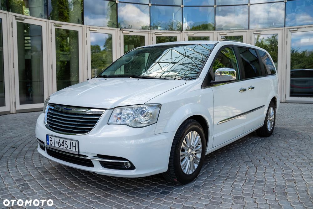 Chrysler Town & Country 3.6 Limited - 1