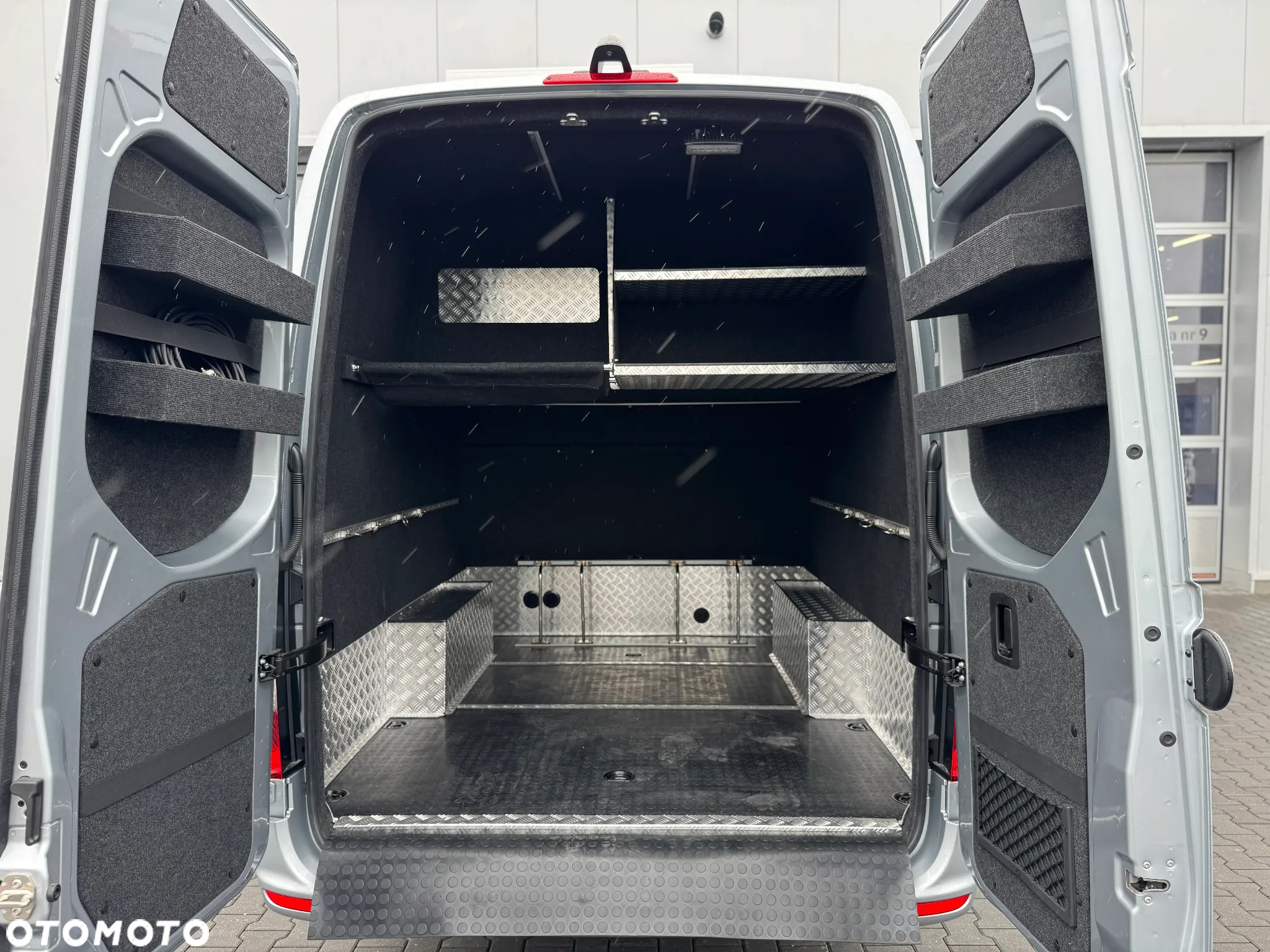 Mercedes-Benz Sprinter - 21