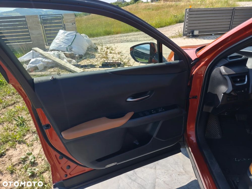 Lexus UX 200 GPF Business 2WD - 18