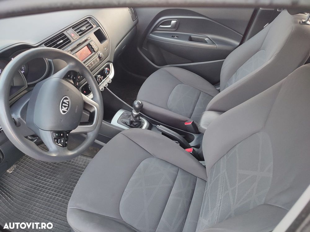 Kia Rio - 7