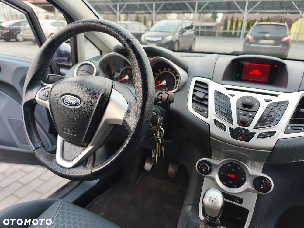 Ford Fiesta 1.25 Ghia - 20