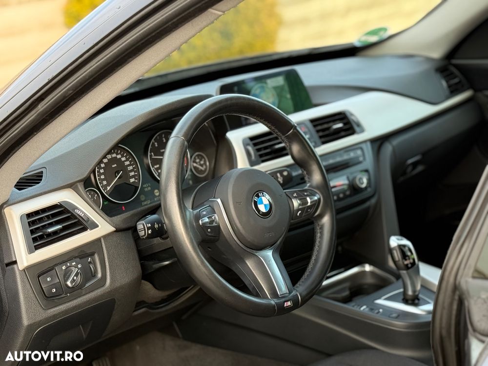 BMW Seria 3 325d Aut. Luxury Line - 7