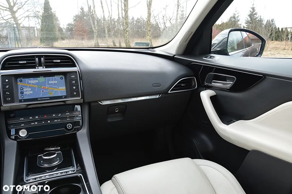 Jaguar F-Pace 2.0 i4D AWD Prestige - 21