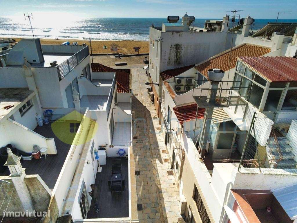 Moradia T5 em Armação de Pêra com vista mar apenas 50 metros da Pra... - Grande imagem: 3/18