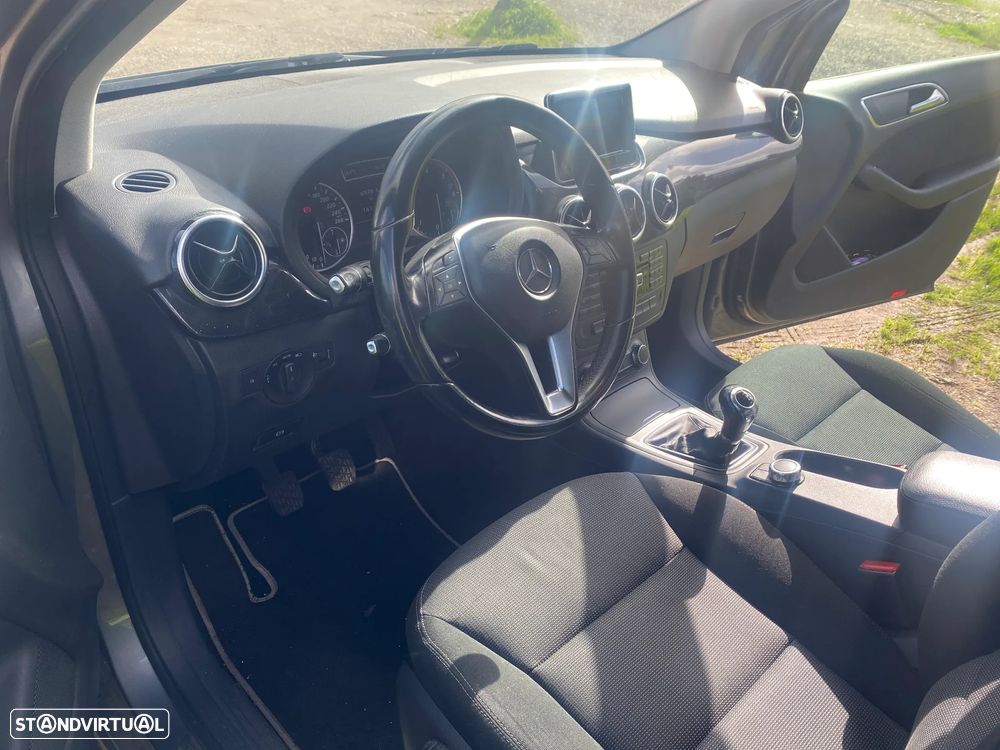 Mercedes-Benz B 180 CDI (BlueEFFICIENCY) - 9