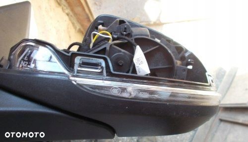 Mercedes C klasa W206 2021+ LEWE LUSTERKO 14 PIN - 5