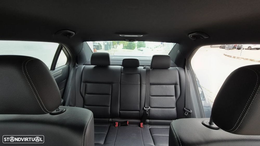 Mercedes-Benz E 250 CDI Avantgarde BlueEfficiency Auto. - 13