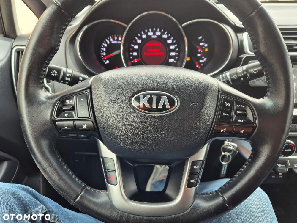 Kia Rio 1.2 Dream Team Edition - 9