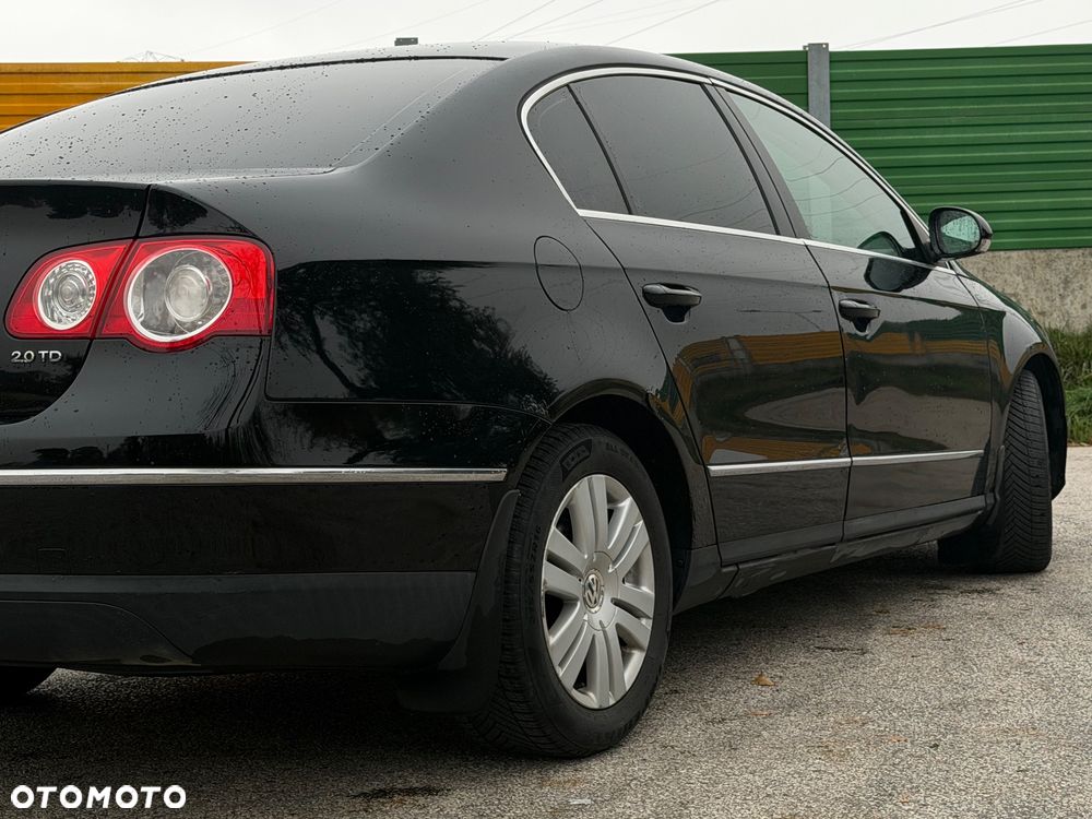 Volkswagen Passat 2.0 TDI Highline - 11