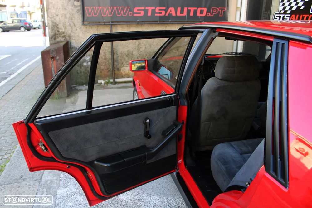 Lancia Delta 1.6 HF Turbo - 24