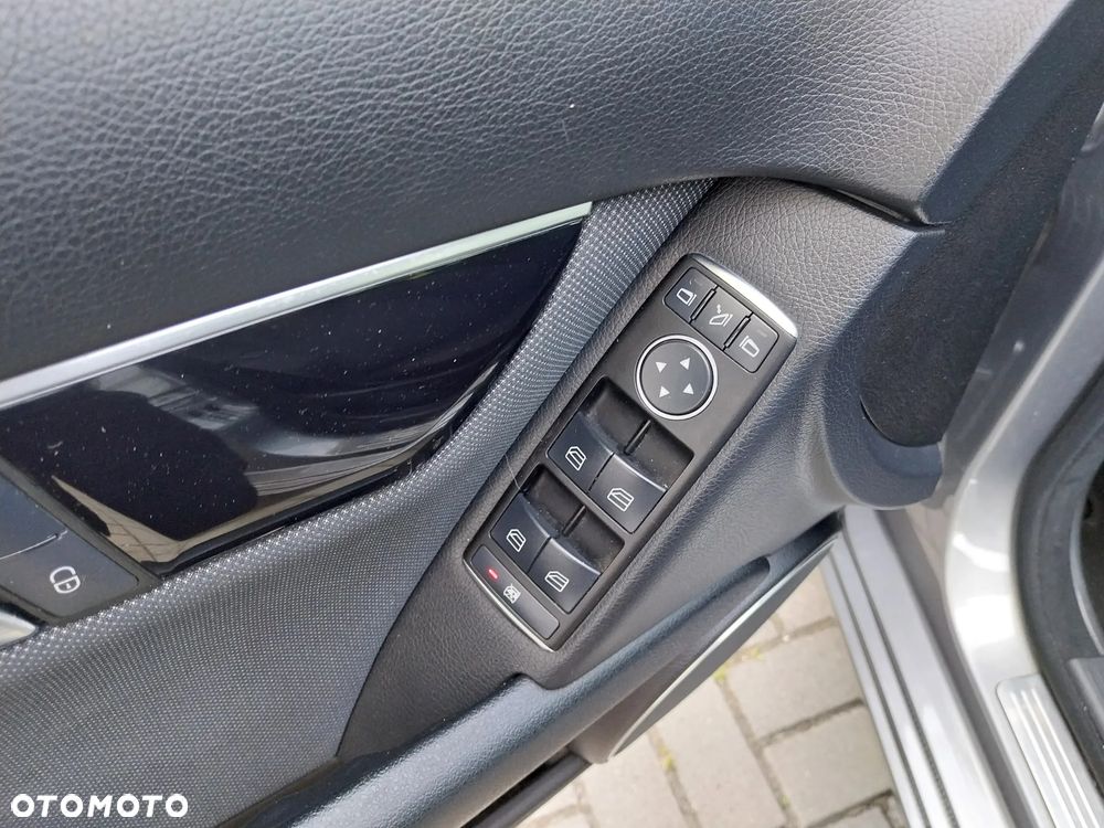 Mercedes-Benz Klasa C 180 BlueEFFICIENCY - 15